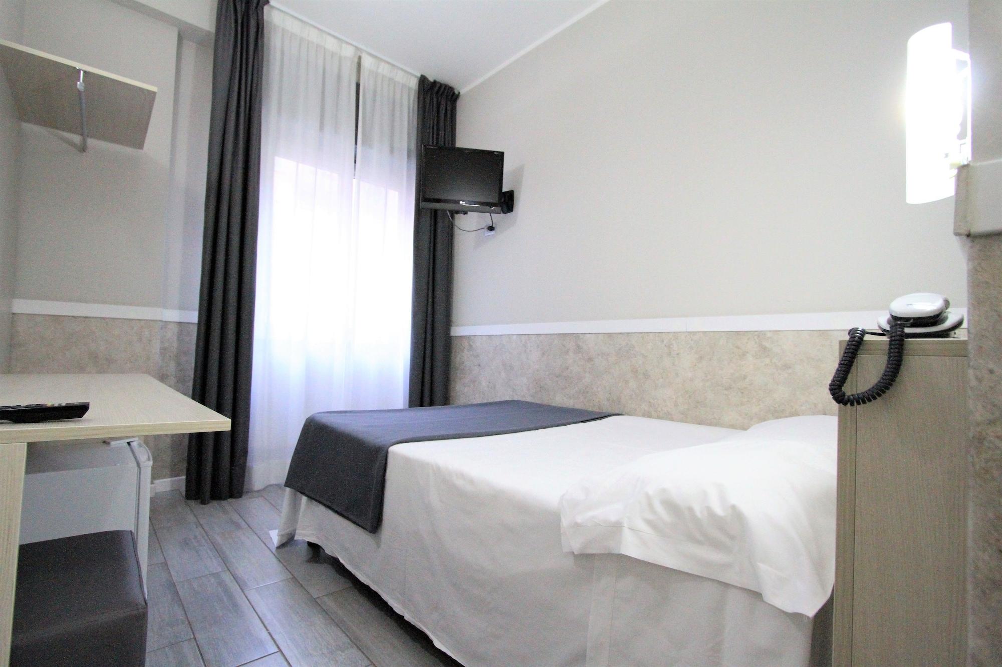 Hotel Corallo Milan Exterior photo