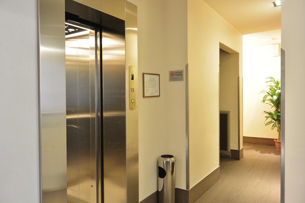 Hotel Corallo Milan Exterior photo