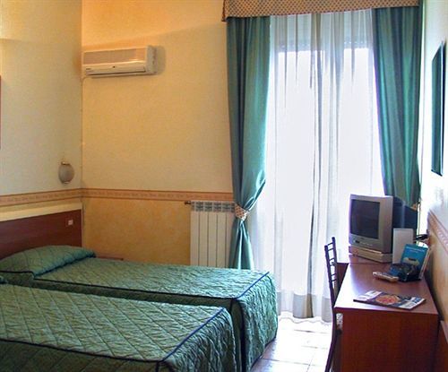 Hotel Corallo Milan Room photo