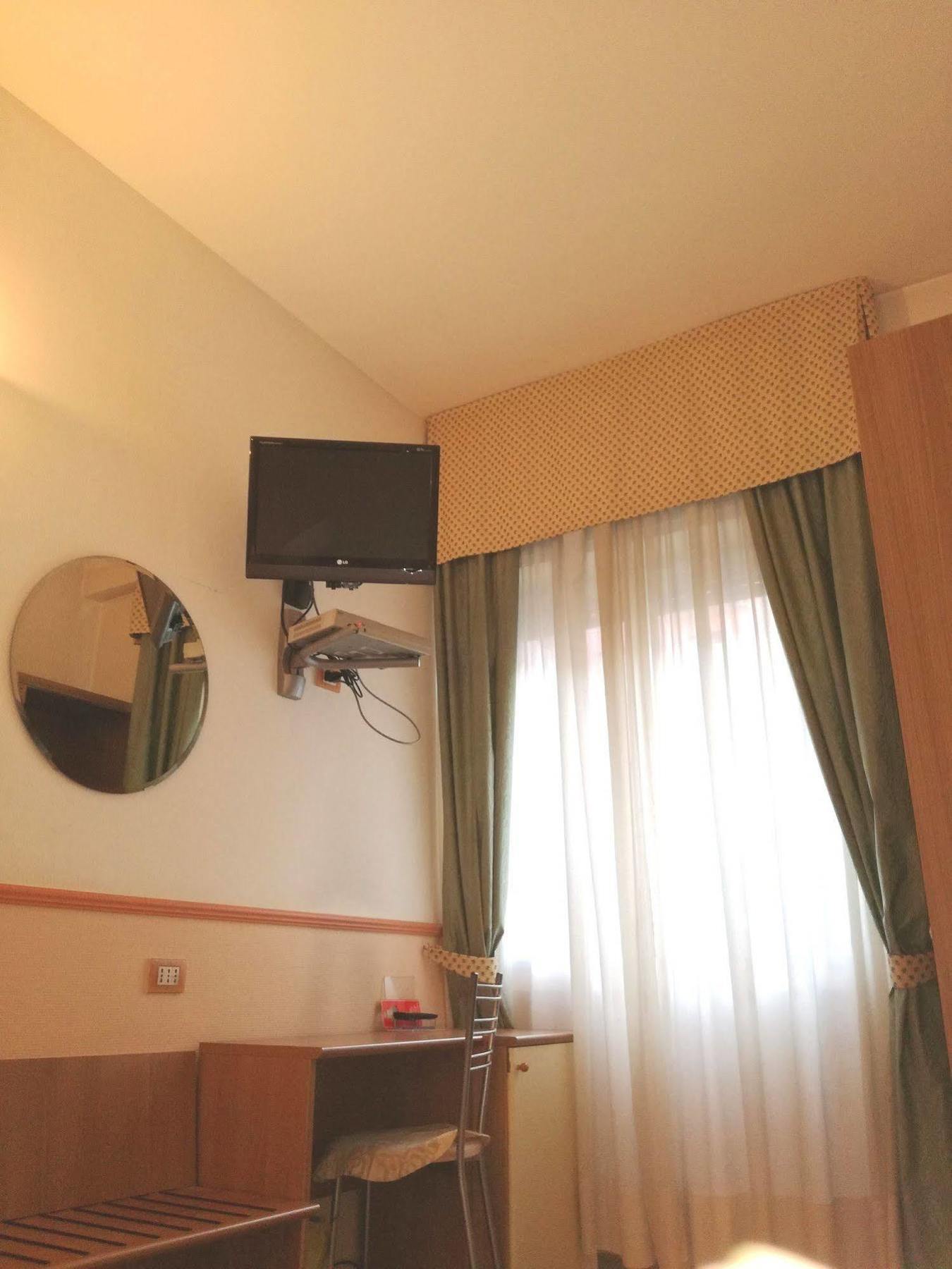 Hotel Corallo Milan Exterior photo