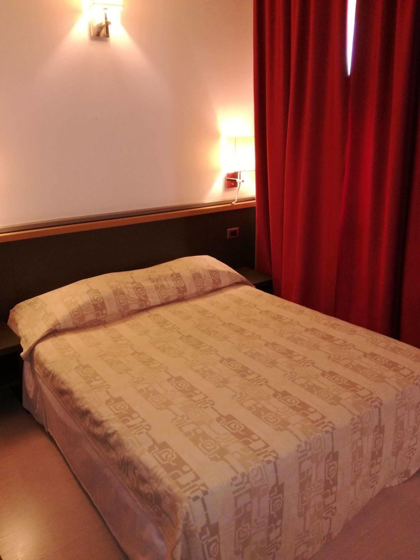 Hotel Corallo Milan Exterior photo