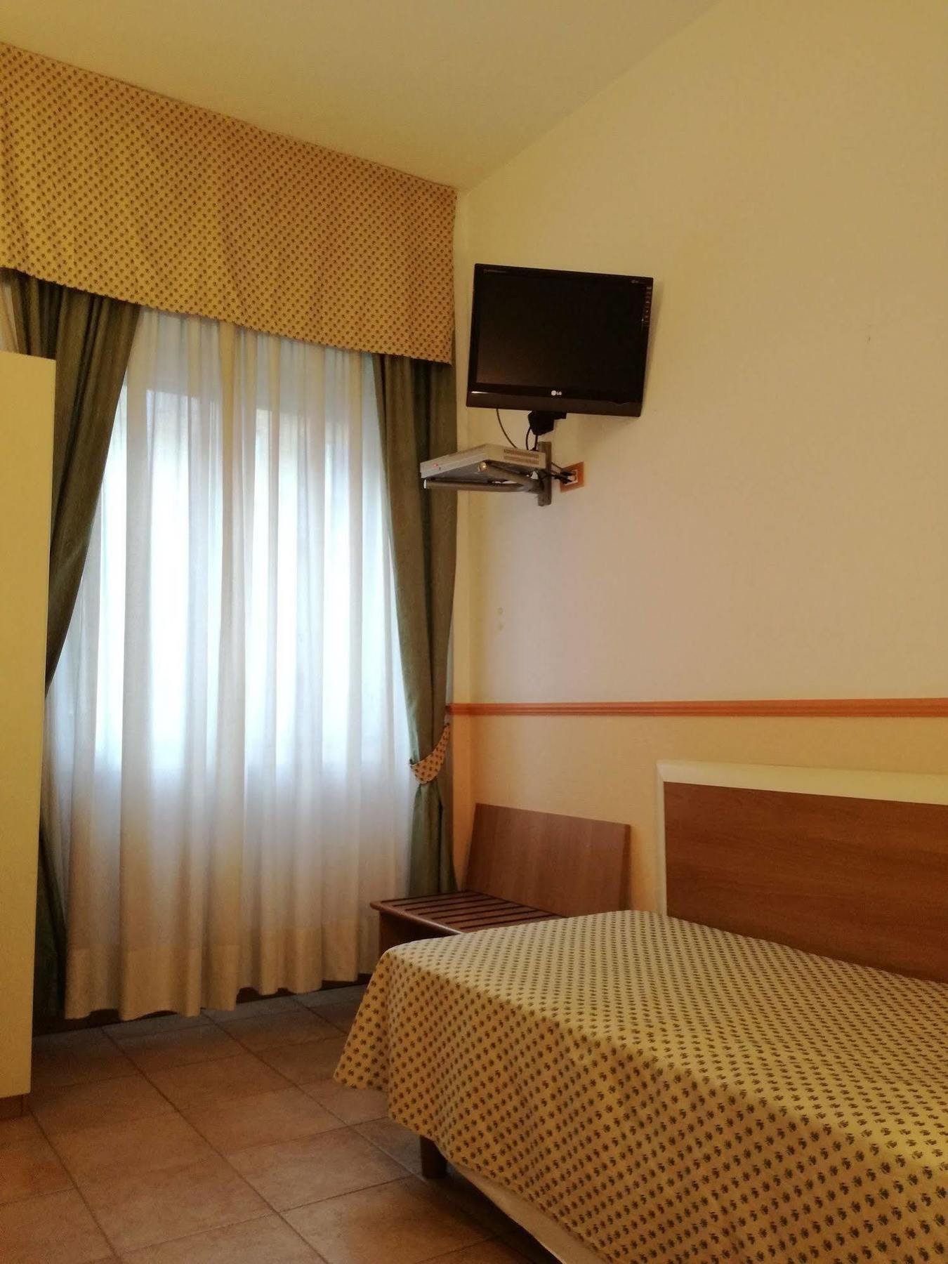 Hotel Corallo Milan Exterior photo