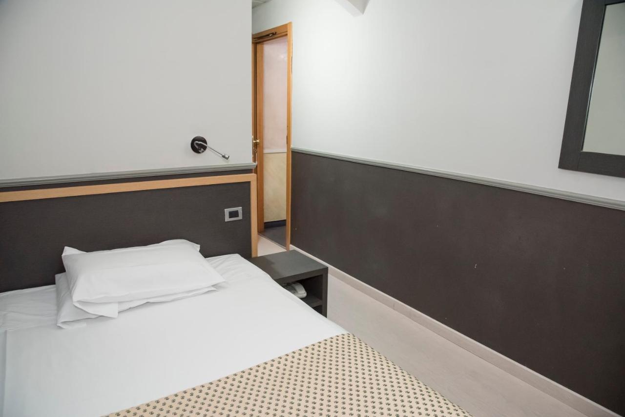 Hotel Corallo Milan Exterior photo