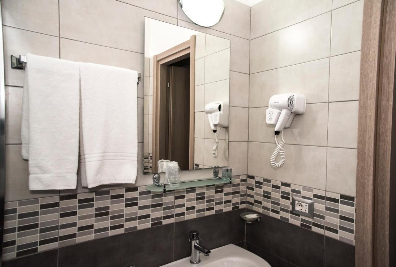 Hotel Corallo Milan Exterior photo